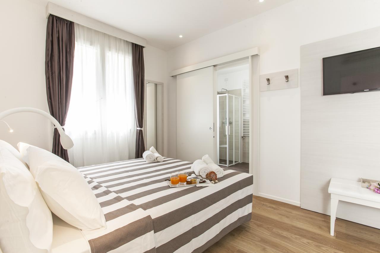 Hotel Houston Suites Римини Екстериор снимка